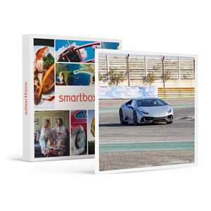 Idee regalo SMARTBOX - Largo, papà in pista! 2 giri in Lamborghini Huracán EVO per Lui - Cofanetto regalo Smartbox