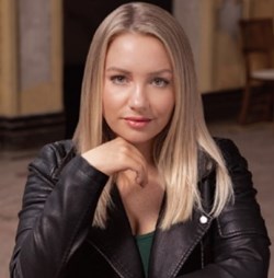 Jeneva Rose