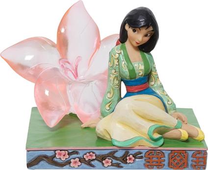 Mulan Seduta con Fiore di Ciliegio