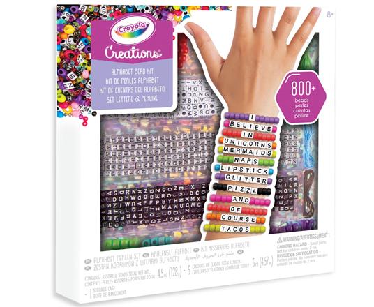 Crayola creations, set per braccialetti e bijoux con lettere e perle con più di 800 perline, attività creativa e regalo per bambine, da 8 anni