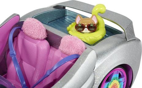 Barbie Extra Cabrio - Bambola con Auto Argentata e Cagnolino - 1 Top e 2 Paia di Scarpe - Piscina per Cuccioli - 16