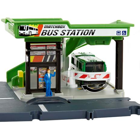 Matchbox Matchbox Bus Station, bus in scala 1:64 e una speciale stazione di ricarica - 5