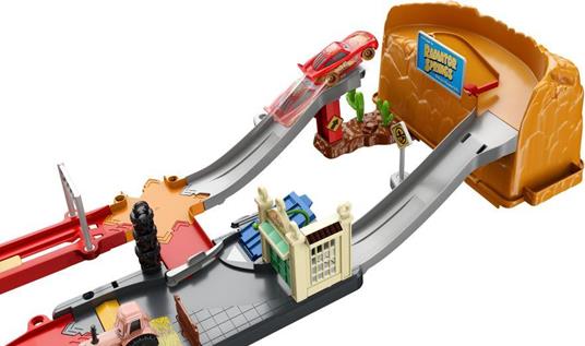 Cars - Corsa a Radiator Springs Playset con contenitore, con oltre 20 pezzi include veicolo Saetta McQueen - 22