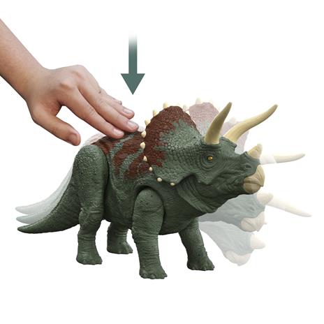 Jurassic World - Il Dominio Roar StrikersTriceratopo Erbivoro Action Figure, con ruggito, attacco a forti testate