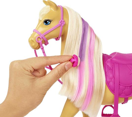 Barbie- Il Ranch di Barbie, Playset con Bambola Barbie Bionda, 2 Cavalli e Oltre 20 Accessori per Spazzolare e Coccolare gli Animali, Giocattolo per Bambini 3+Anni, HGB58, Imballaggio Sostenibile - 5