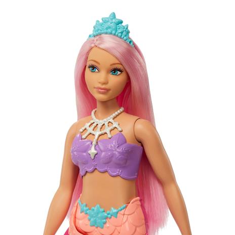 Barbie Dreamtopia, bambola dai capelli rosa con coroncina regale, con corpetto a conchiglia e la coda multicolore sfumata - 3