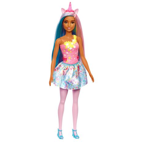 Barbie Dreamtopia, bambola dai capelli blu e rosa, il corpetto scintillante e una gonna rimovibile con stampa di nuvole