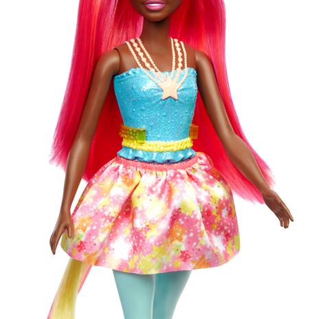 Barbie Dreamtopia, Bambola con capelli rosa e gialli, con gonna, coda di unicorno rimovibile e fascia per capelli - 4