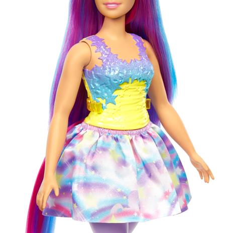 Barbie Dreamtopia, bambola dai capelli blu e viola, corpetto scintillante gonna rimovibile con stampa di nuvole e arcobaleni - 4