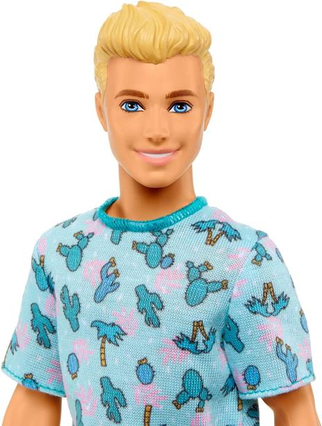 Bambola Barbie Ken Fashionistas #211 con capelli biondi, con maglietta a forma di cactus - 3