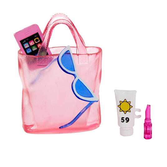 ?Barbie Movie - Barbie bambola bionda con costume da bagno rosa e bianco, cappello da sole, tote bag e accessori da spiaggia - 4