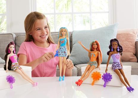 Barbie Color Reveal - Bambole Trendy con Corpetto Cambia Colore e 6 Accessori a Sorpresa da Scoprire - 2