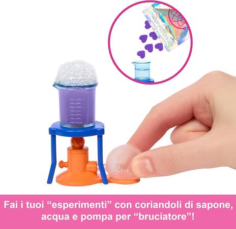 Barbie Carriere - Scienziata, set bambola bionda con camice bianco da laboratorio e accessori inclusi, 3+ anni, JCR70 - 4