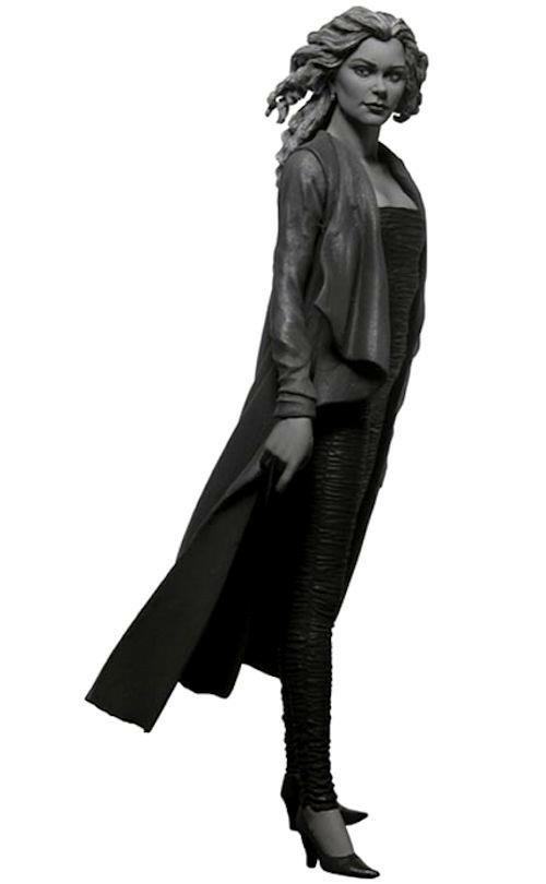 Sin City Action Figure Wendy Black & White + Pistol Robe - 3