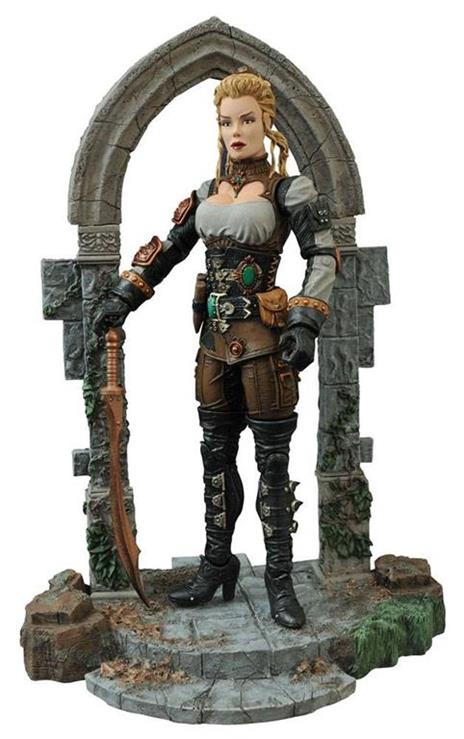 Diamond Select. Universal Monsters Personaggio Hunter Lucy Westenra 18 Cm