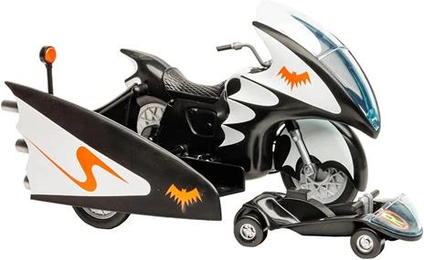Dc Retro Vehicle Batcycle Con Side Car Mcfarlane Toys - 3