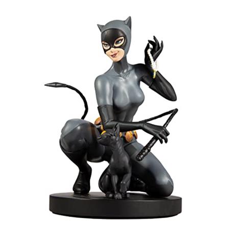 McFarlane Toys DC Direct DC Designer Series - Catwoman by Stanley ARTGERM LAU (Resin) - 3