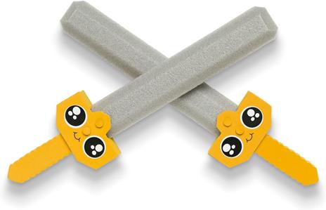 Colpiamoci a vicenda con Spade finte. Gioco da tavolo - 4