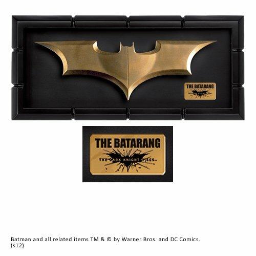 Stemma In Cornice Batman. The Dark Knight Rises. The Batarang