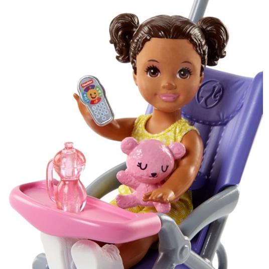 Barbie Babysitters Inc. Passeggiata Playset con Bambola Skipper. Bebè e Passeggino - 5