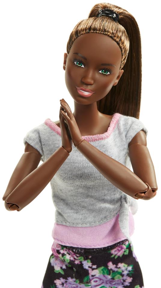 Barbie Snodata con 22 Punti di Snodo e Abiti da Yoga. Multicolore