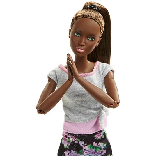 Barbie Snodata con 22 Punti di Snodo e Abiti da Yoga. Multicolore - 7