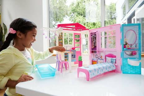 Barbie Casa Portatile Piccola con Piscina e Accessori Giocattolo per Bambini 3 Anni. Mattel FXG54 Barbie Barbie casa e accessori Casa delle bambole e Playset Giocattoli Feltrinelli