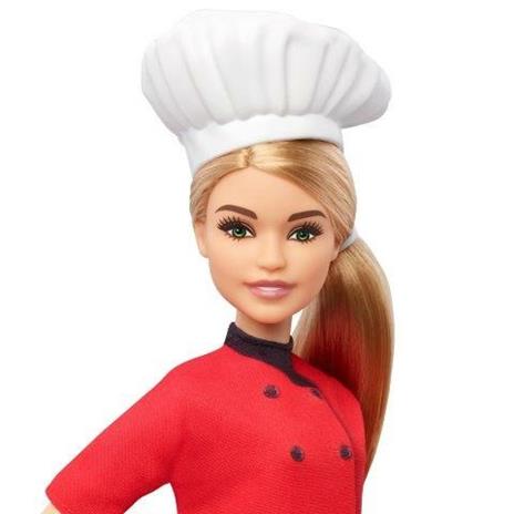 Barbie Bambola Chef con Padella e Cappello da Cuoco, Giocattolo per Bambini 3+ Anni. Mattel (FXN99) - 5