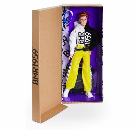 Barbie BMR1959 Bambola Ken con Lentiggini e Vestiti Sportivi Giocattolo per Bambini 3+Anni, GNC49 - 3