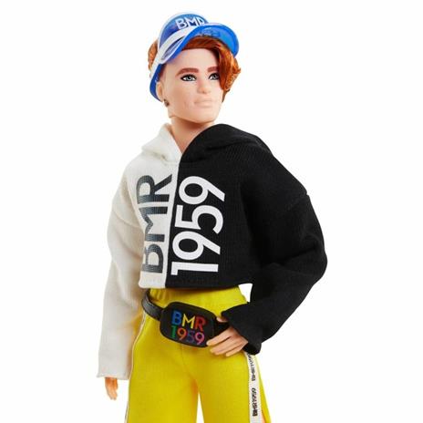 Barbie BMR1959 Bambola Ken con Lentiggini e Vestiti Sportivi Giocattolo per Bambini 3+Anni, GNC49 - 5