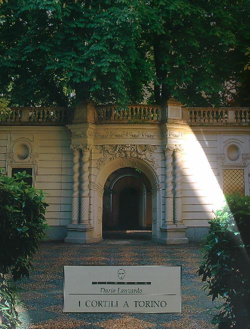 I cortili a Torino  - Dario Lanzardo - copertina