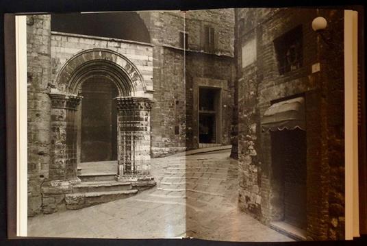 Perugia, terra vecchia, terra nuova - George Tatge - 2