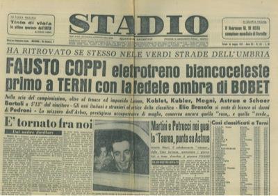 Fausto Coppi elettrotreno biancoceleste primo a Terni con la fedele ombra di Bobet - copertina
