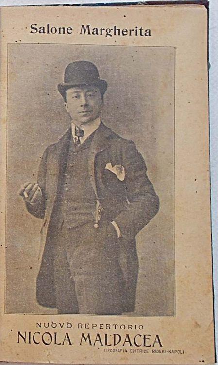 Nuovo repertorio. Salone Margherita. -- Unito a: 'O pazzariello d'a pignasezza - E' cucchiere d'affitto - 'O scioper d'e tramme… - Canzoni e duetti… scostumati. - Machiette napolitane. --- Unito a: Nuove Canzoni popolari dei migliori Autori: Barbieri - copertina