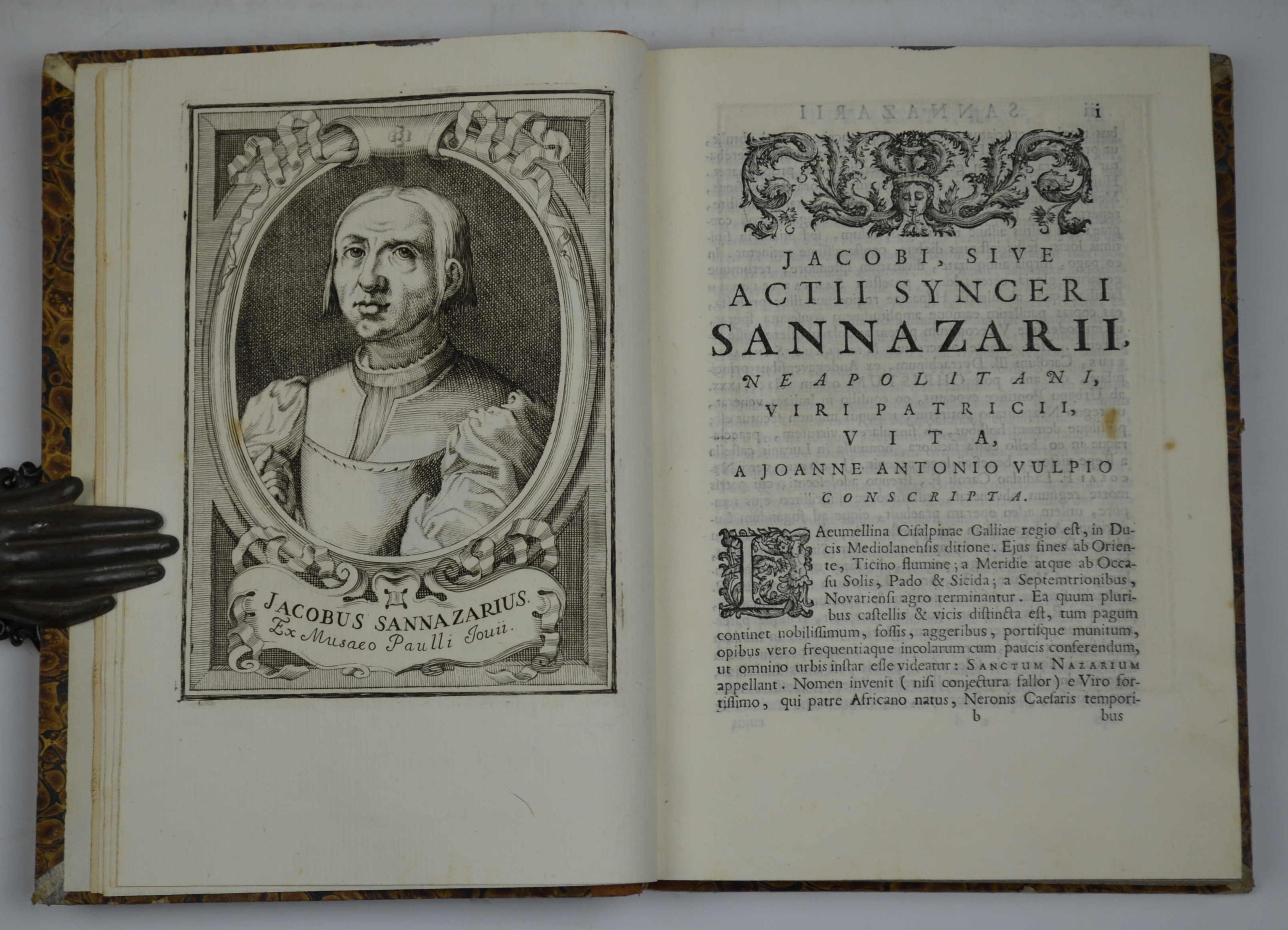 Poemata. Ex antiquis Editionibus accuratissime descripta. Accessit ejusdem Vita, Jo. Antonio Vulpio Auctore, item Gabrielis Altilli, et Honorati Fascitelli Carmina nonnulla