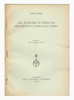 Del suonare in piedi gli strumenti a corda da tasto