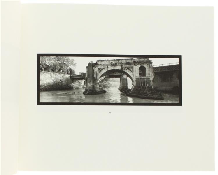 Roma - Una Serena Drammaticità. 15 Fotografie di Antonio Ioli