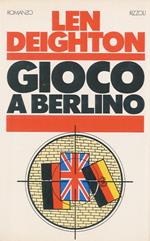 Gioco a Berlino. Traduzione di Attilio Veraldi