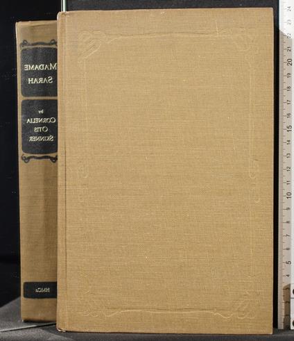 Madame Sarah - Madame Sarah di: Cornelia Otis Skinner - copertina