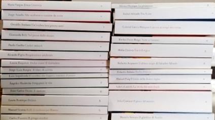 Latinoamericana. Isabel Allende, Jorge Amado, Mario Vargas Llosa, Marcela Serrano, Julio Cort�zar, Gioconda Belli, Manuel Puig, Roberto Bola�o, Valeria Luiselli, Luis Sep�lveda, Karina Sainz Borgo, Ricardo Piglia e tanti altri ancora - copertina