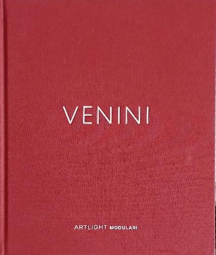 Venini. Artlight. Modulari. Contiene accenni sulla storia della celebre vetreria veneziana, e schede tecniche di lampadari Modulari, Poliedri, Trilobi, Triedri, Nastri, Tappeto volante, Tubi tronchi, Esprit, Tazebao, Trizebao