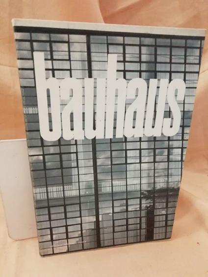 Bauhaus Dessau  - copertina
