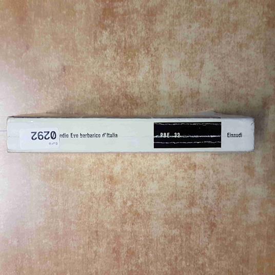 Il MEDIO EVO BARBARICO D'ITALIA Gabriele Pepe 1963 EINAUDI - Gabriele Pepe - copertina