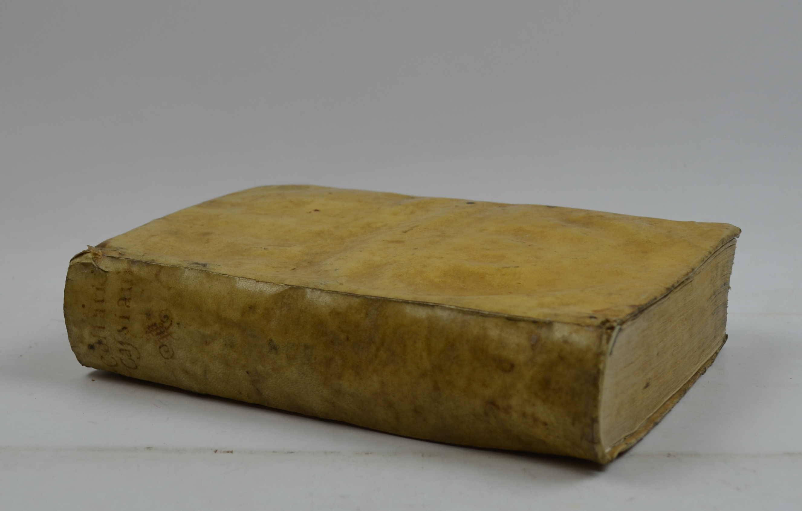 De Institutis renuntiantium Libri XII. Collationes Sanctorum Patrum XXIV. Ab innumeris pene mendis auxilio vetustissimorum codicum expurgatae... Index postremo rerum memorabilium. Accessit Regula S. Pachomij, quae a S. Hieronymo in latinum sermonem c