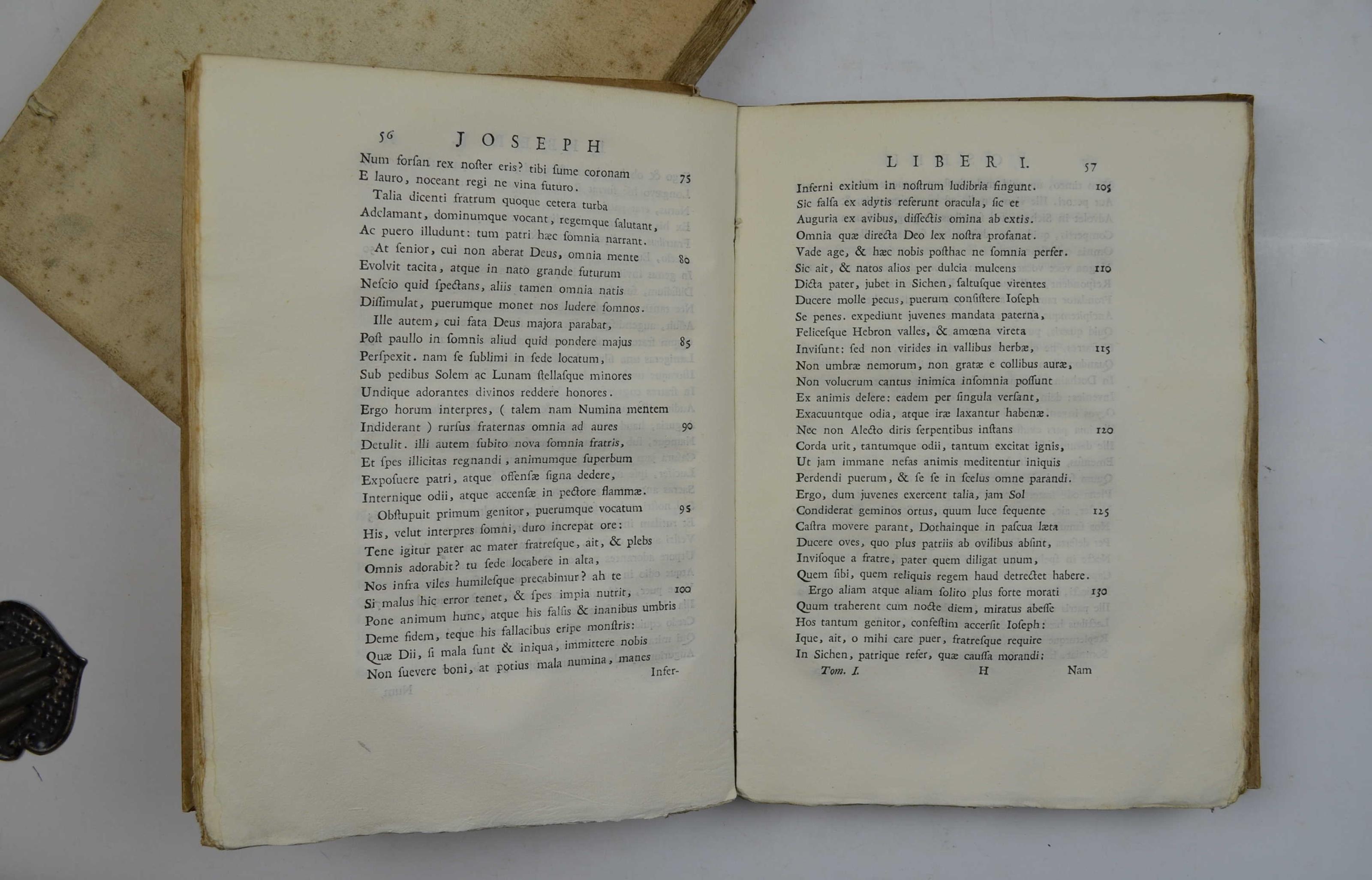Hieronymi Fracastorii veronensis, Adami Fumani canonici veronensis, et Nicolai Archii comitis Carminum editio II. Mirum in modum locupletior, ornatior, & in II. tomos distributaIn hoc italicae Fracastorii epistolae adjectae, nunc primum summo studio