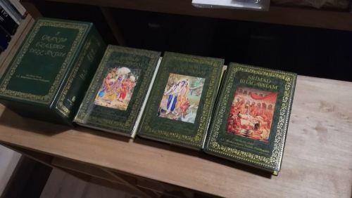 I grandi classici dell'India - Srimad Bhagavatam - copertina