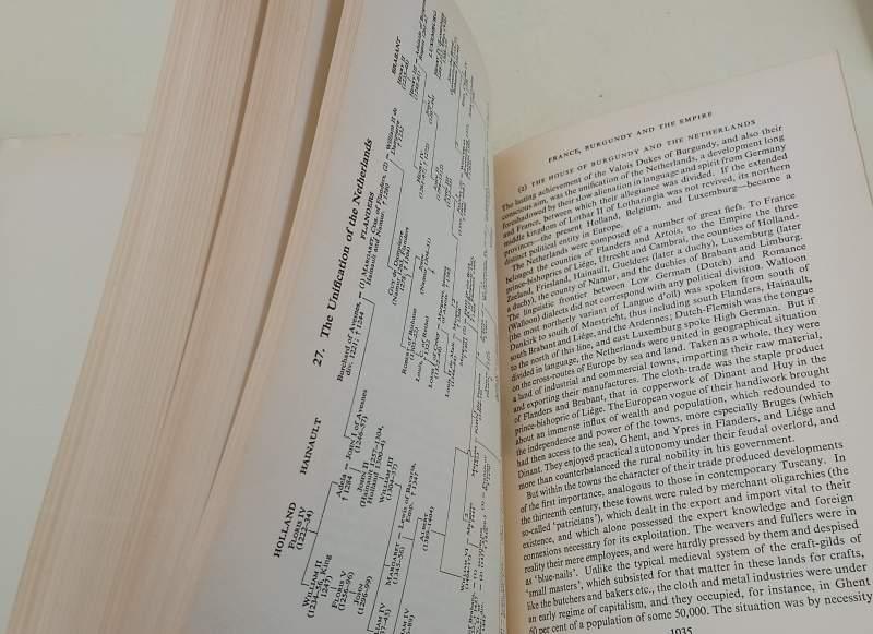 The Shorter Cambridge Medieval Hisrory- 2 Voll-