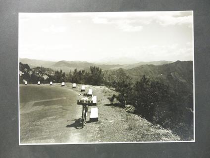 Liguria. Le Alpi Apuane dalla strada del Passo del Bracco. Fotografia originale - copertina