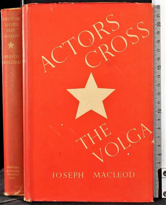 Actors cross the volga - Joseph Macleod - copertina