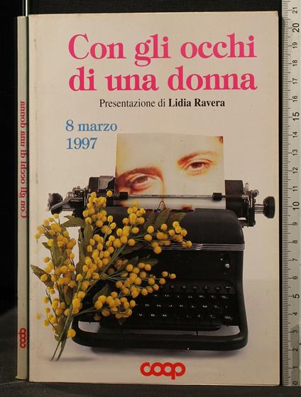 Con Gli Occhi di Una Donna - copertina